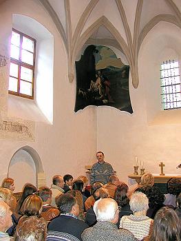 Mimořádná návštěva kaple sv. Václava během Svatováclavské prohlídky kostela sv.Víta - informace podává Mgr. Petr Pavelec, foto: Lubor Mrázek Mimořádná návštěva kaple sv. Václava během Svatováclavské prohlídky kostela sv.Víta - informace podává Mgr. Petr Pavelec, foto: Lubor Mrázek